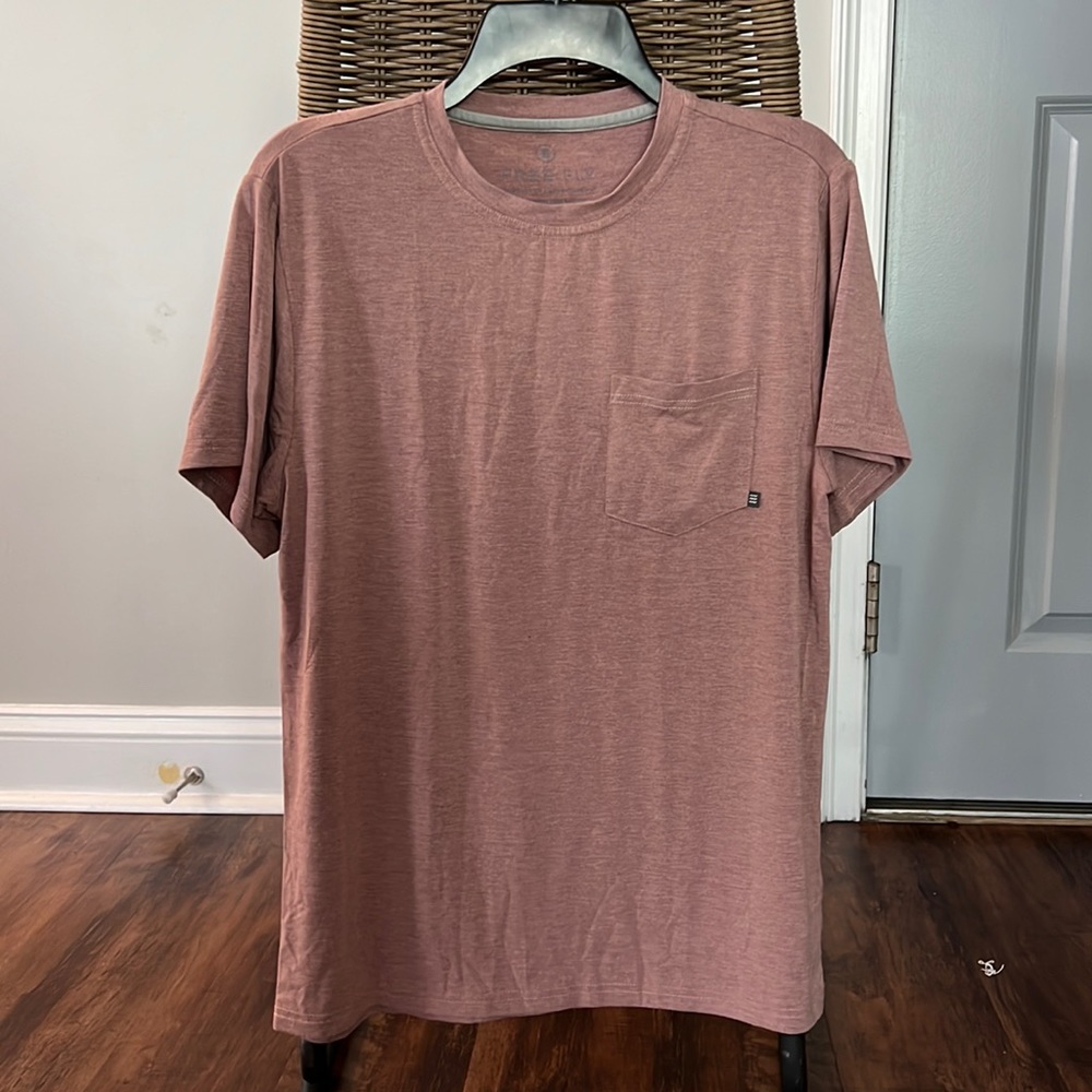 Free Fly short sleeve pocket tee. Size small